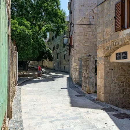 Diva 2,Stylish Old Town Studio Apartment Near Beach Split Exterior photo